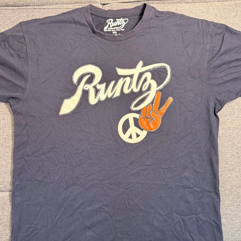Unbranded Men's Navy and Blue T-shirt